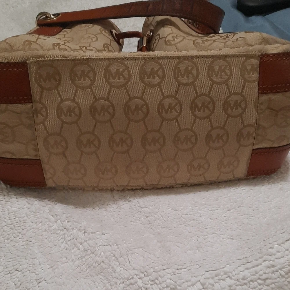Michael Kors Cream and Brown Shoulder Bag